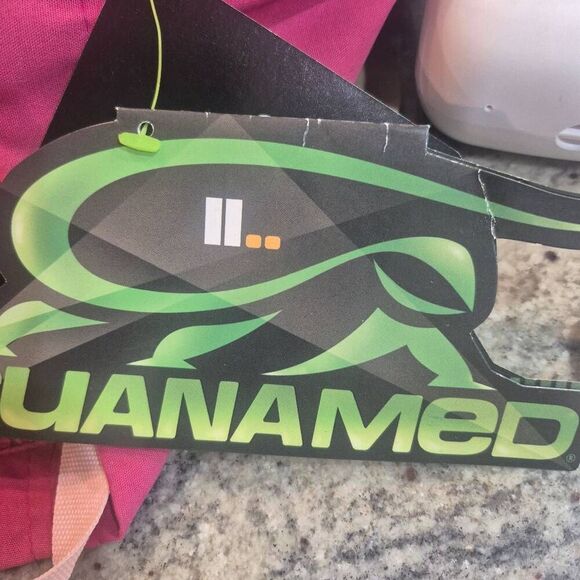 Iguana Med Women's Power Pink Poly/Cotton/Spandex Flare Leg Scrub Pants NEW NWT - Picture 15 of 15